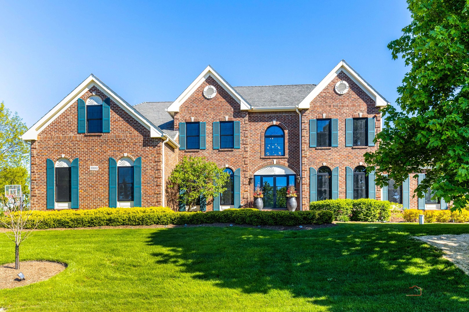 23843 North Lookout Pointe Road Lake Barrington IL 60010