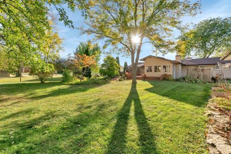 515 4TH Street Earlville IL 60518
