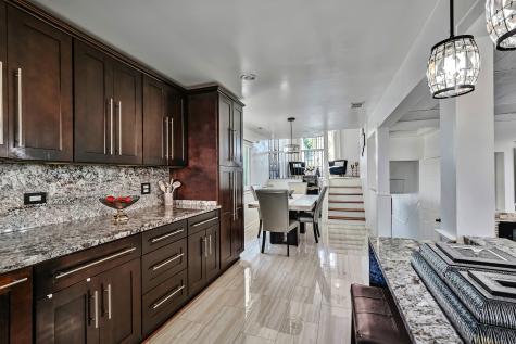 7702 West 66th Street Bedford Park IL 60501