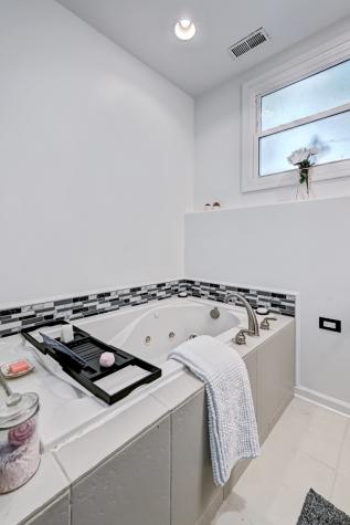 7702 West 66th Street Bedford Park IL 60501