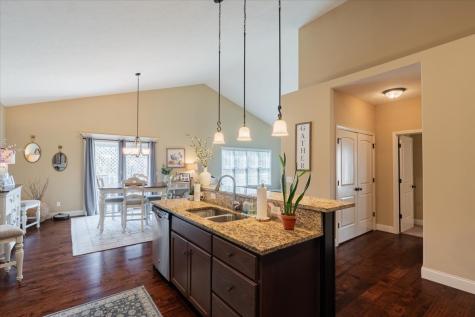 2020 Escalade Road Bloomington IL 61705