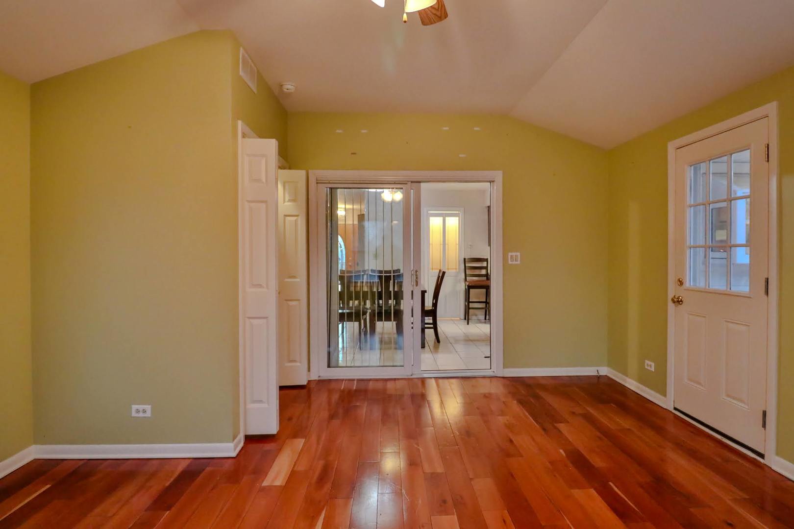 7N240 West End Road Roselle IL 60172