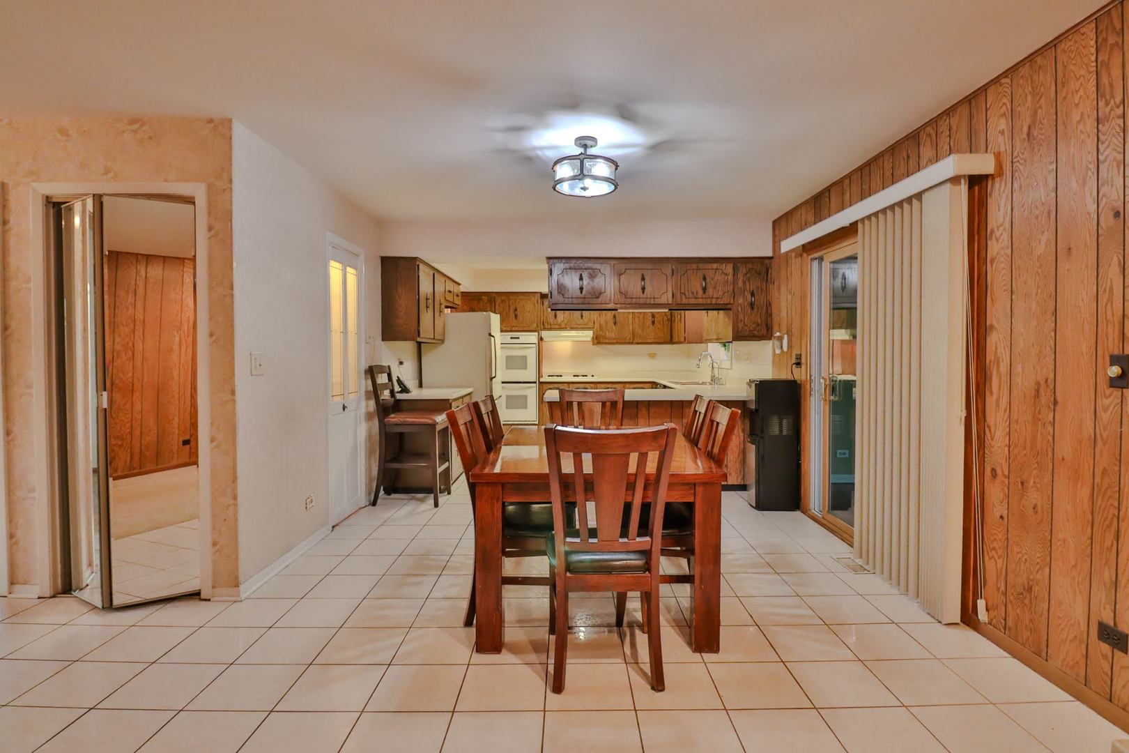 7N240 West End Road Roselle IL 60172