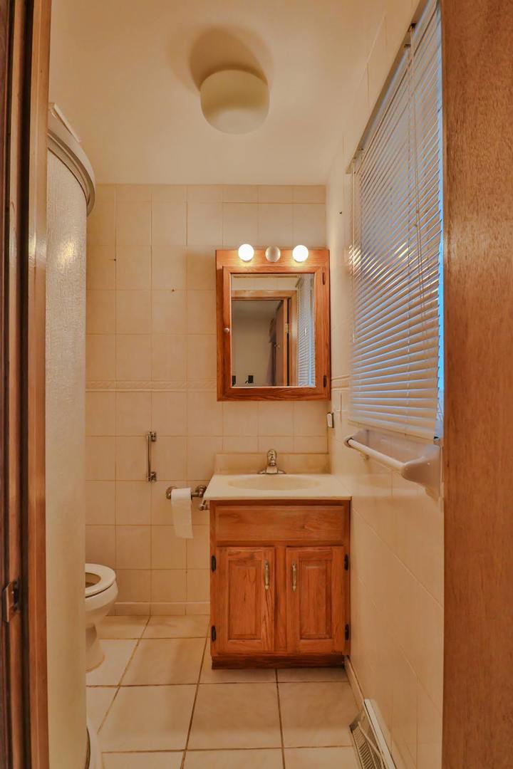7N240 West End Road Roselle IL 60172