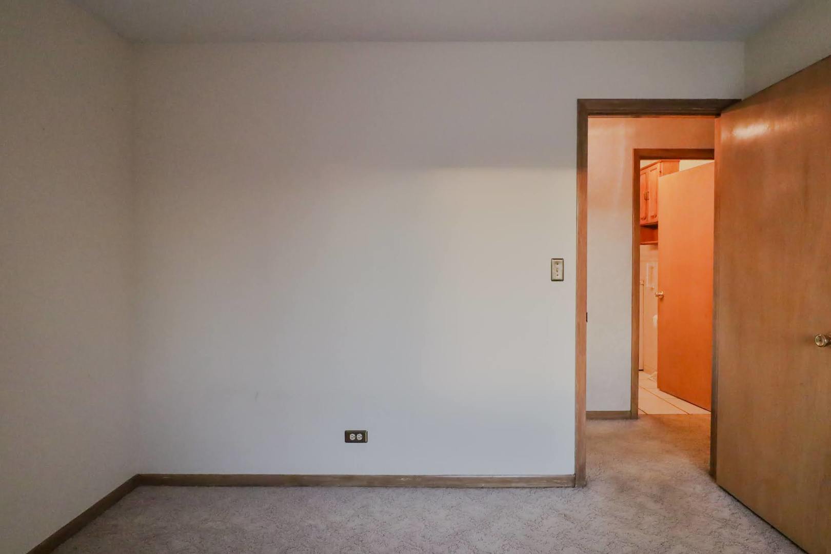 7N240 West End Road Roselle IL 60172