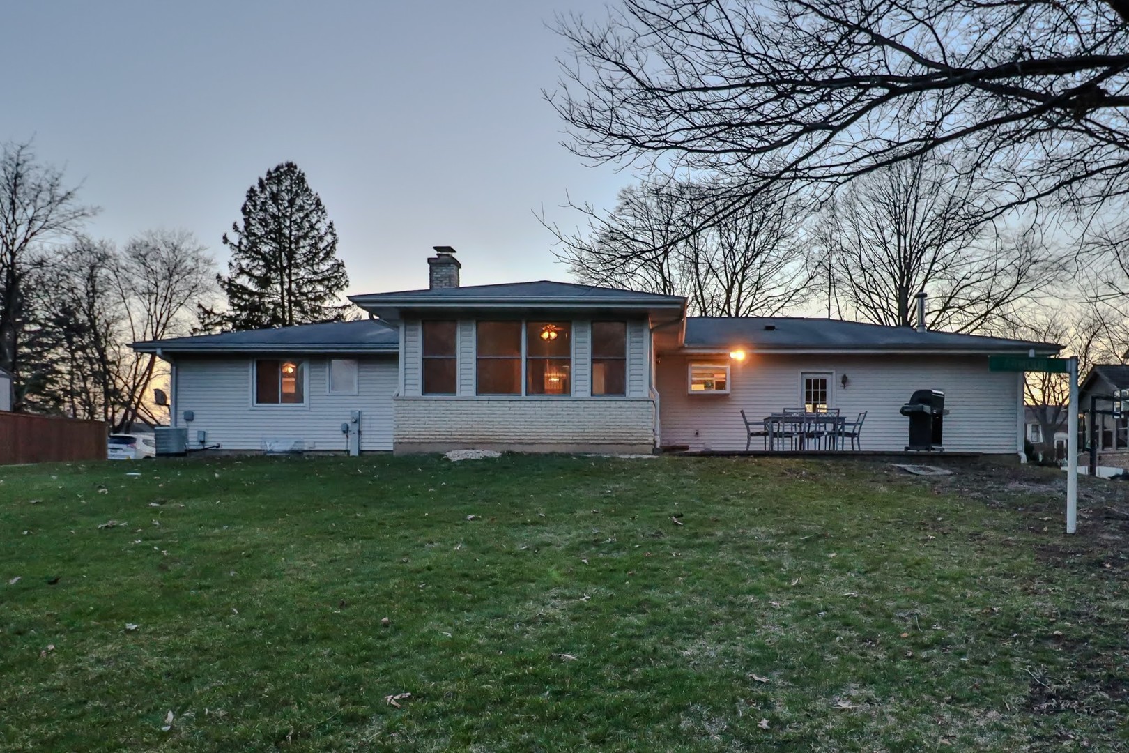 7N240 West End Road Roselle IL 60172