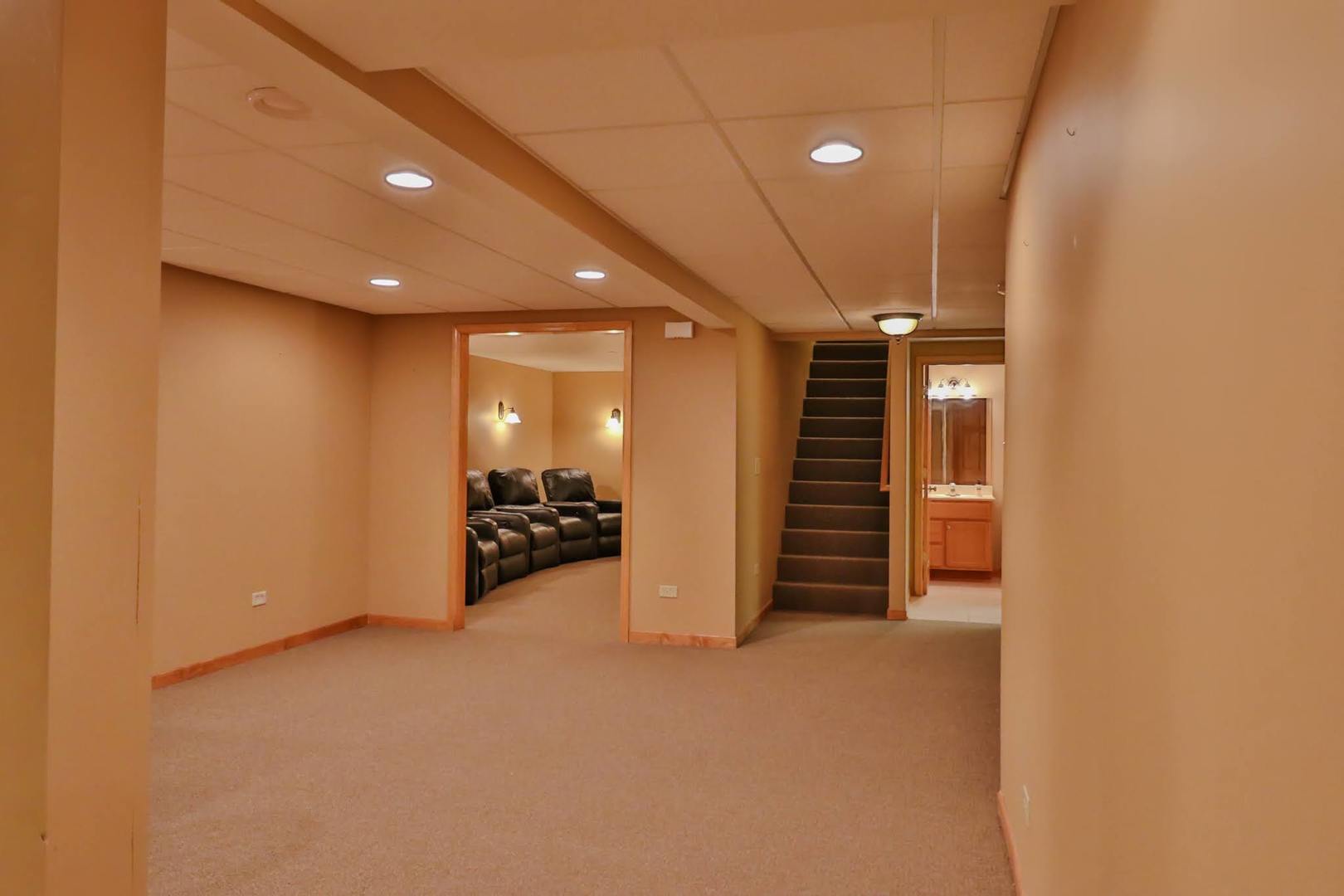 7N240 West End Road Roselle IL 60172