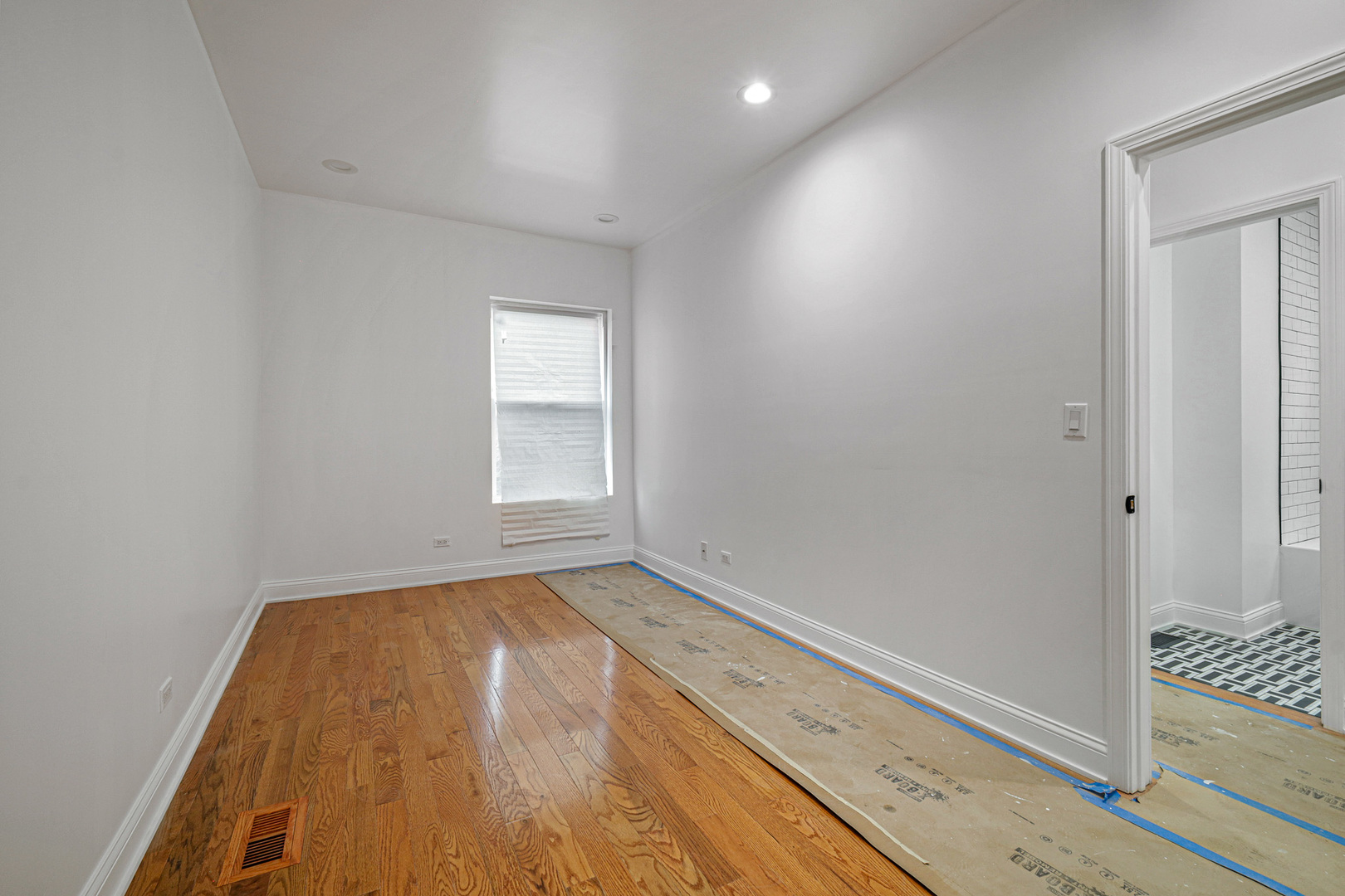 6845 South Saint Lawrence Avenue Chicago IL 60637