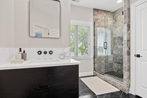 10N767 Newport Court Elgin IL 60124
