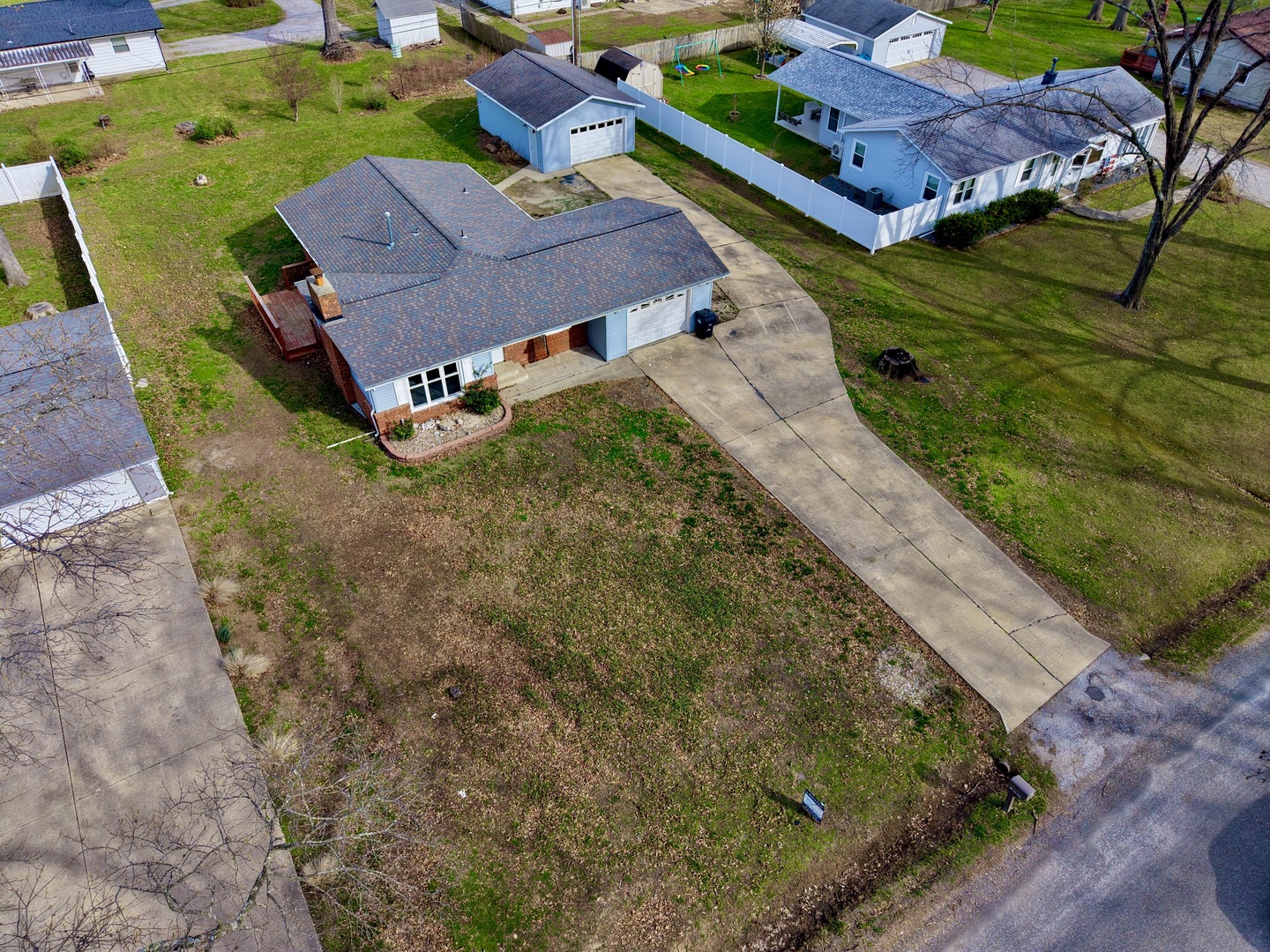274 Oaktree Ave Avenue Salem IL 62881