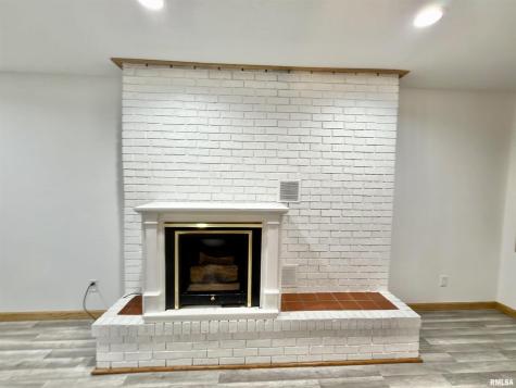 274 Oaktree Ave Avenue Salem IL 62881