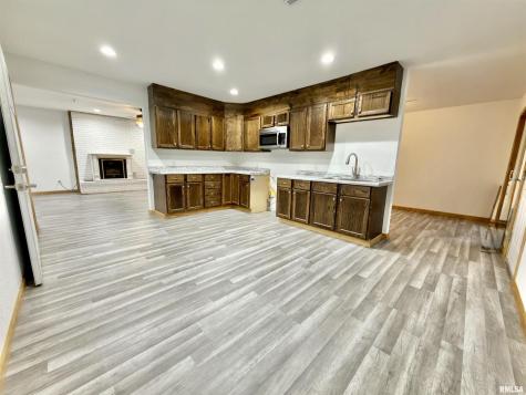 274 Oaktree Ave Avenue Salem IL 62881