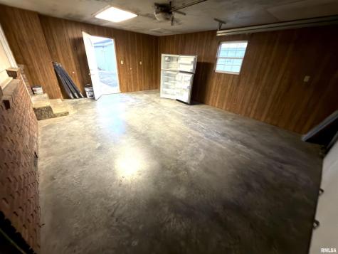 274 Oaktree Ave Avenue Salem IL 62881