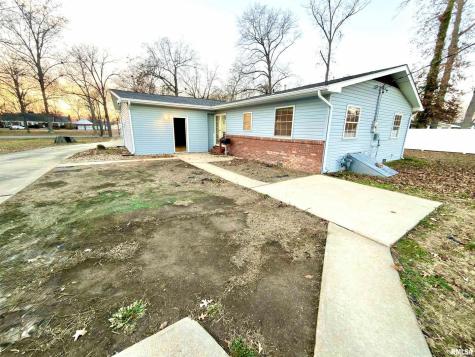 274 Oaktree Ave Avenue Salem IL 62881