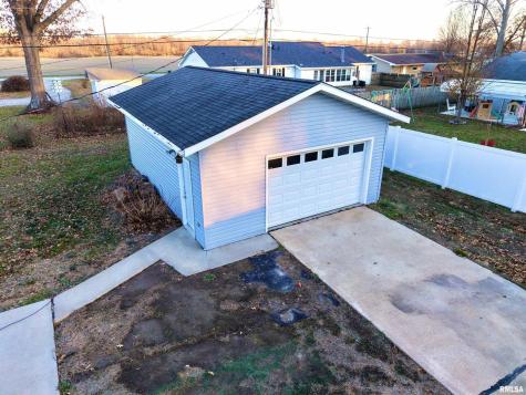 274 Oaktree Ave Avenue Salem IL 62881