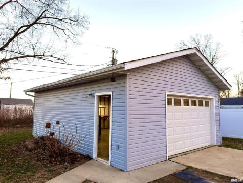 274 Oaktree Ave Avenue Salem IL 62881