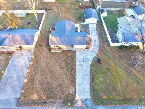 274 Oaktree Ave Avenue Salem IL 62881
