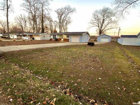 274 Oaktree Ave Avenue Salem IL 62881