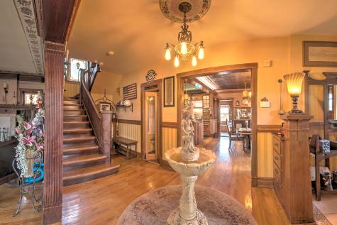 10127 South Hoyne Avenue Chicago IL 60643