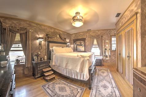 10127 South Hoyne Avenue Chicago IL 60643