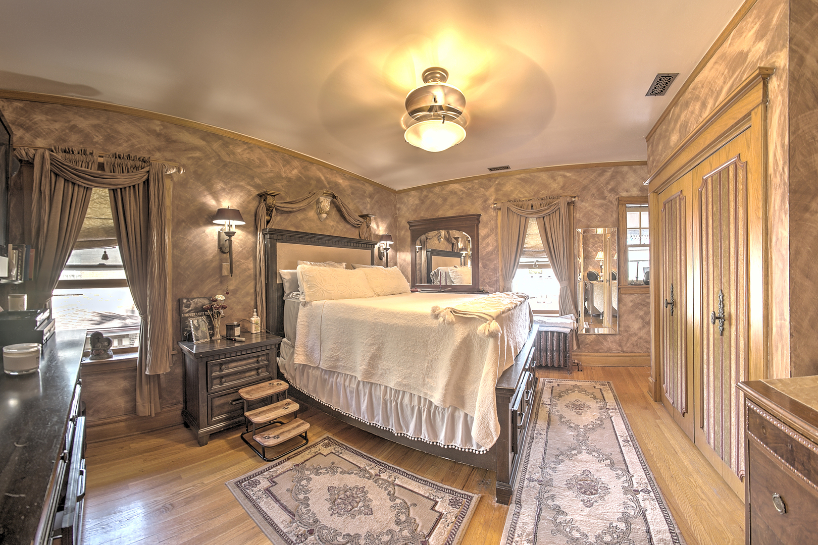 10127 South Hoyne Avenue Chicago IL 60643