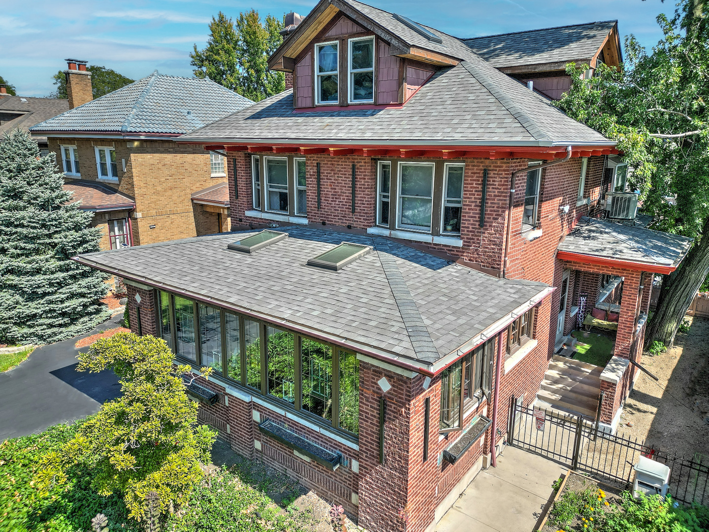 10127 South Hoyne Avenue Chicago IL 60643