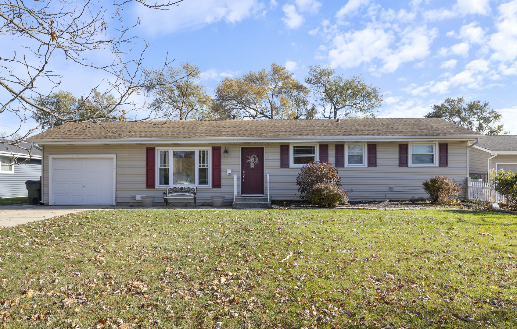 411 Arrowhead Trail Carol Stream IL 60188