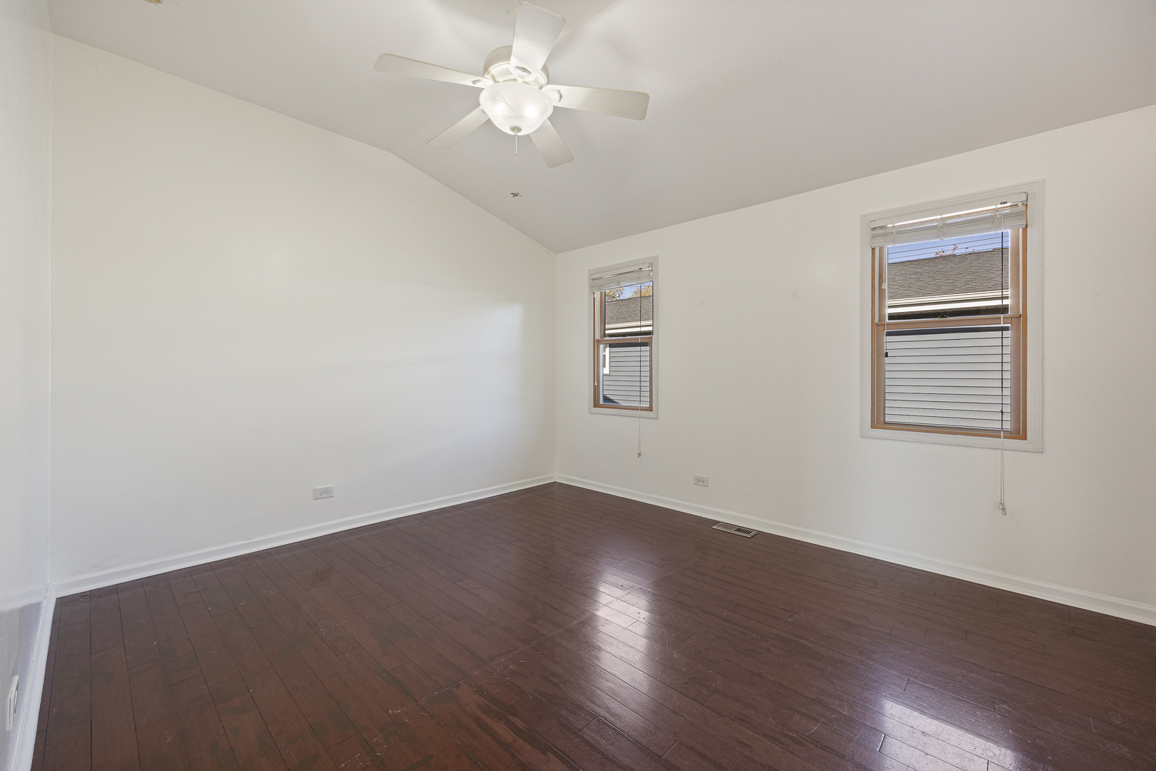 411 Arrowhead Trail Carol Stream IL 60188