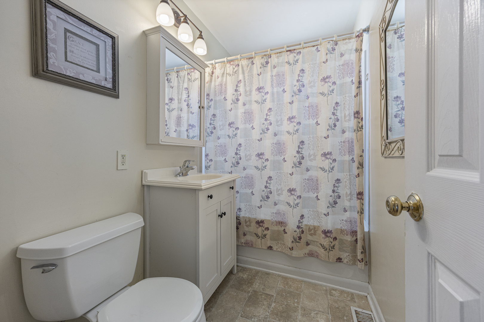 411 Arrowhead Trail Carol Stream IL 60188