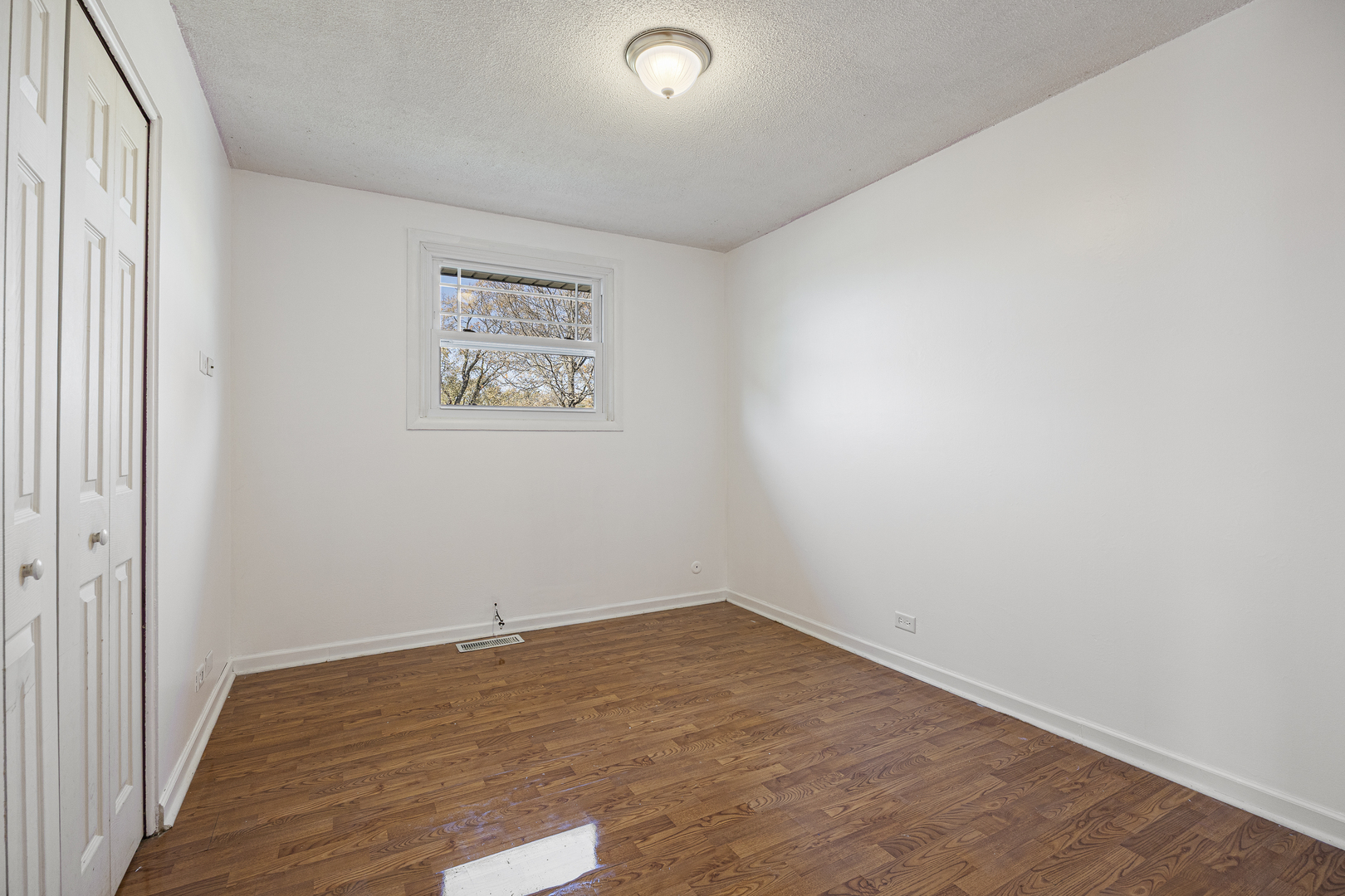 411 Arrowhead Trail Carol Stream IL 60188