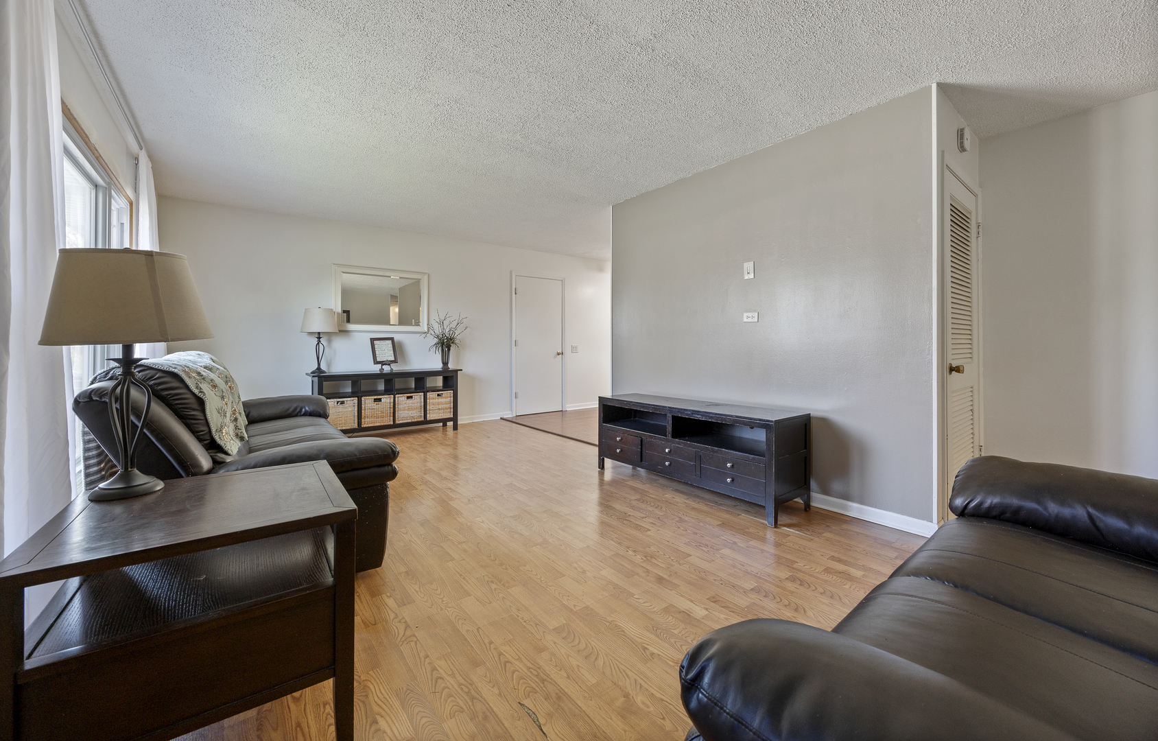 411 Arrowhead Trail Carol Stream IL 60188
