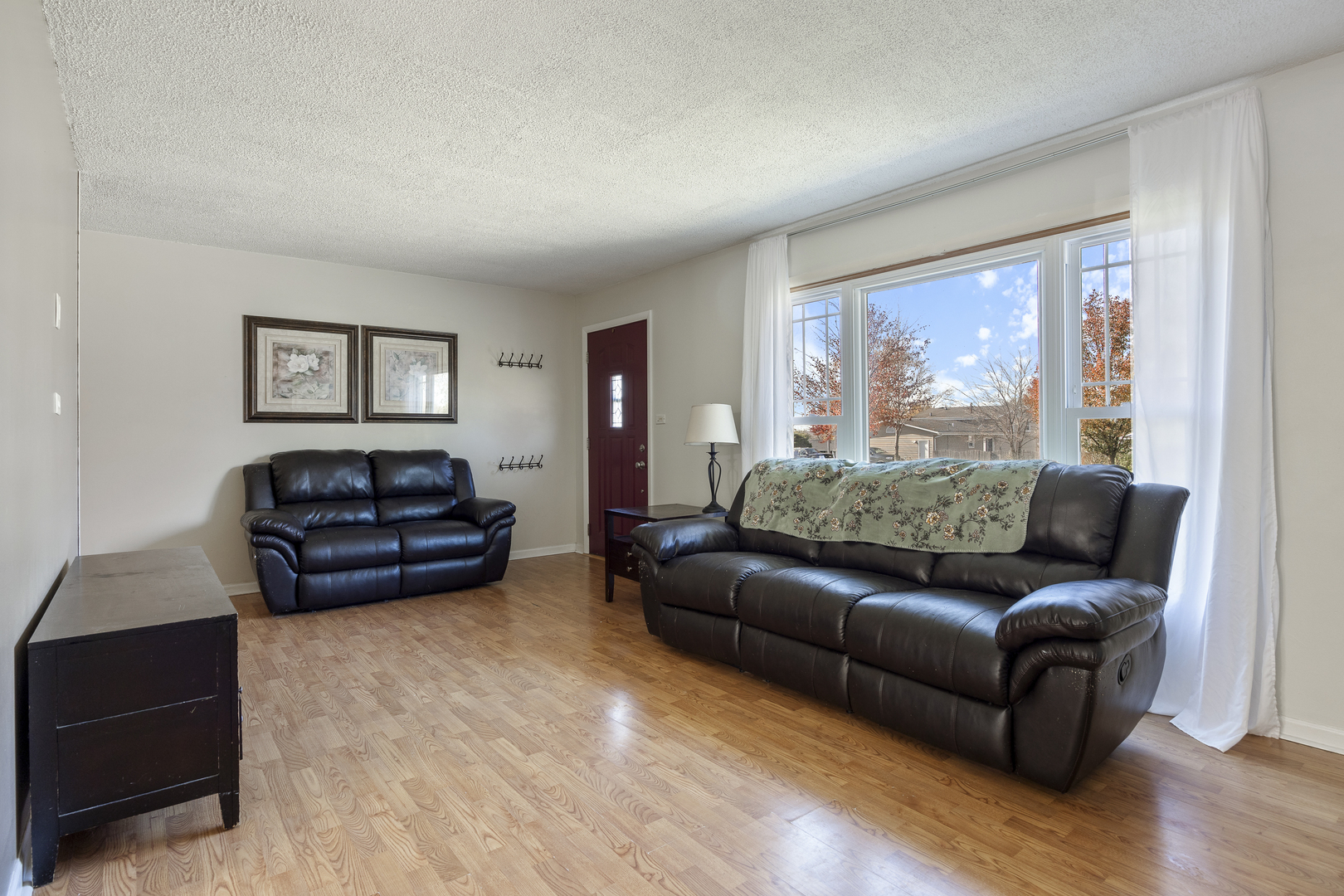 411 Arrowhead Trail Carol Stream IL 60188