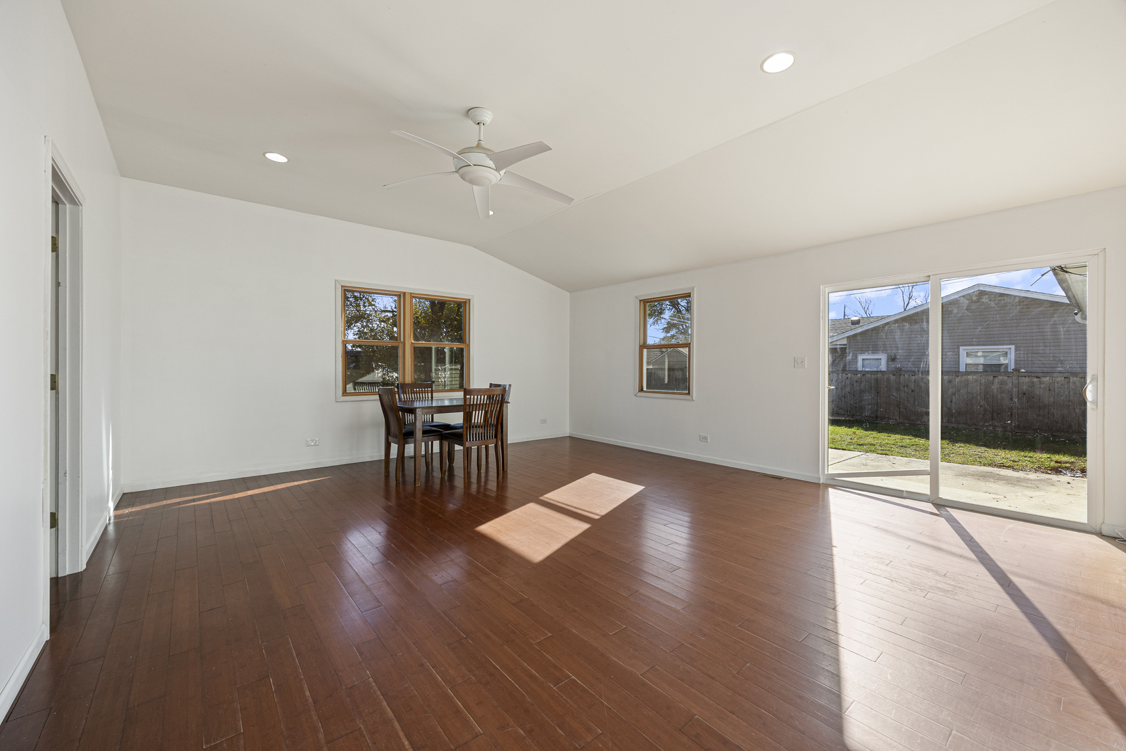 411 Arrowhead Trail Carol Stream IL 60188