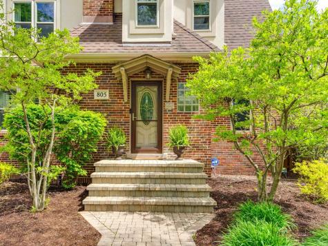 805 South Mitchell Avenue Arlington Heights IL 60005
