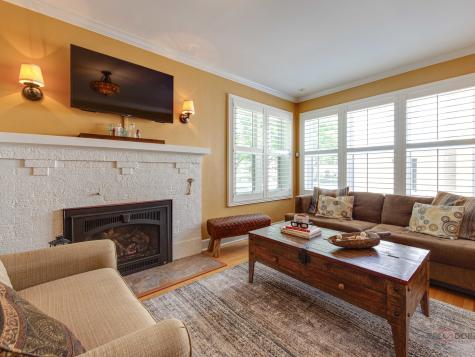 805 South Mitchell Avenue Arlington Heights IL 60005