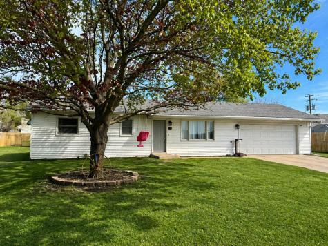 419 East Cleveland Street Cullom IL 60929