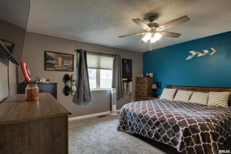 3012 Bluff Ridge Drive Quincy IL 62305