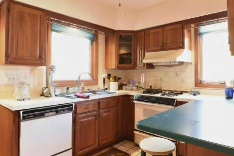 8502 Parkview Avenue Brookfield IL 60513