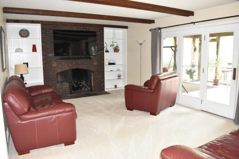 175 Hilltop Avenue Barrington IL 60010