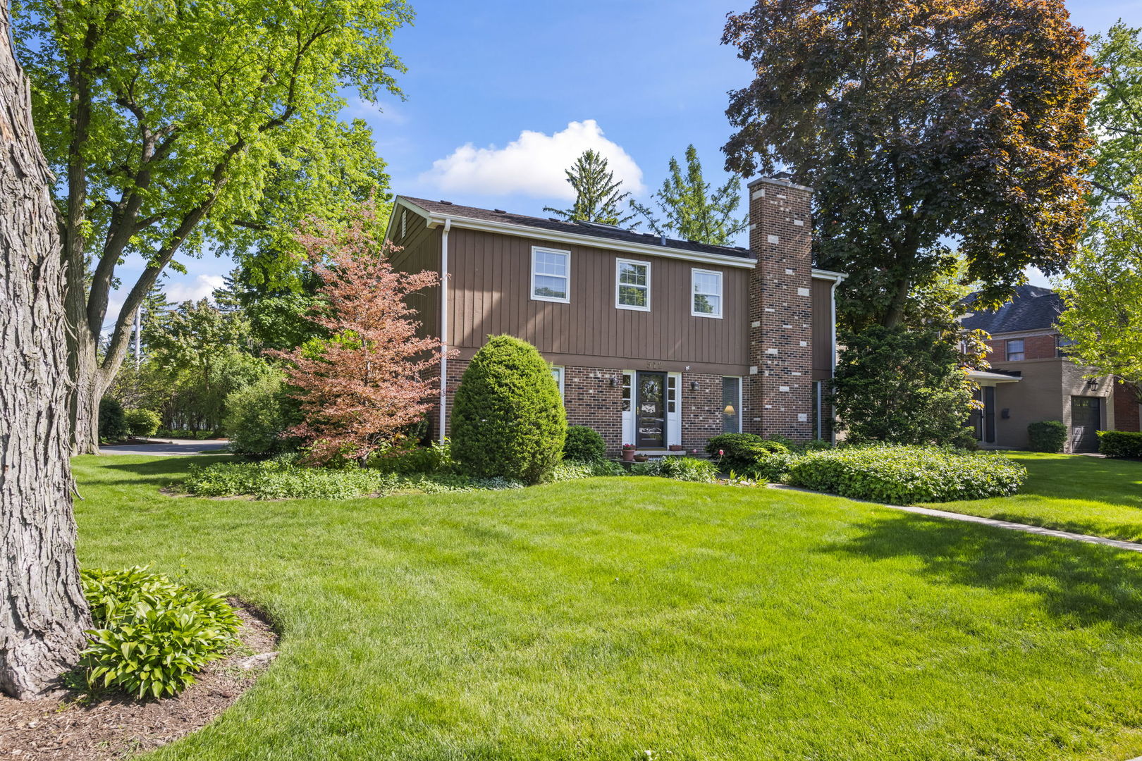 512 South Bristol Lane Arlington Heights IL 60005