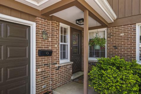512 South Bristol Lane Arlington Heights IL 60005