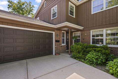 512 South Bristol Lane Arlington Heights IL 60005