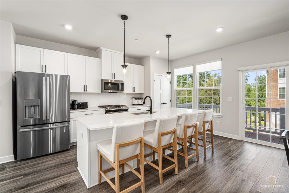 197 Canterbury Way Lake Zurich IL 60047
