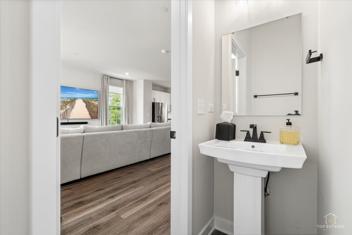 197 Canterbury Way Lake Zurich IL 60047