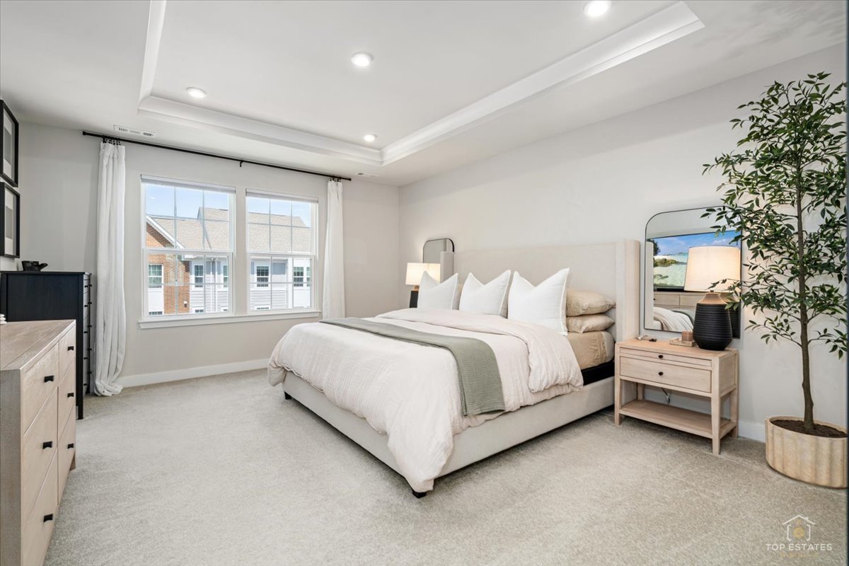 197 Canterbury Way Lake Zurich IL 60047