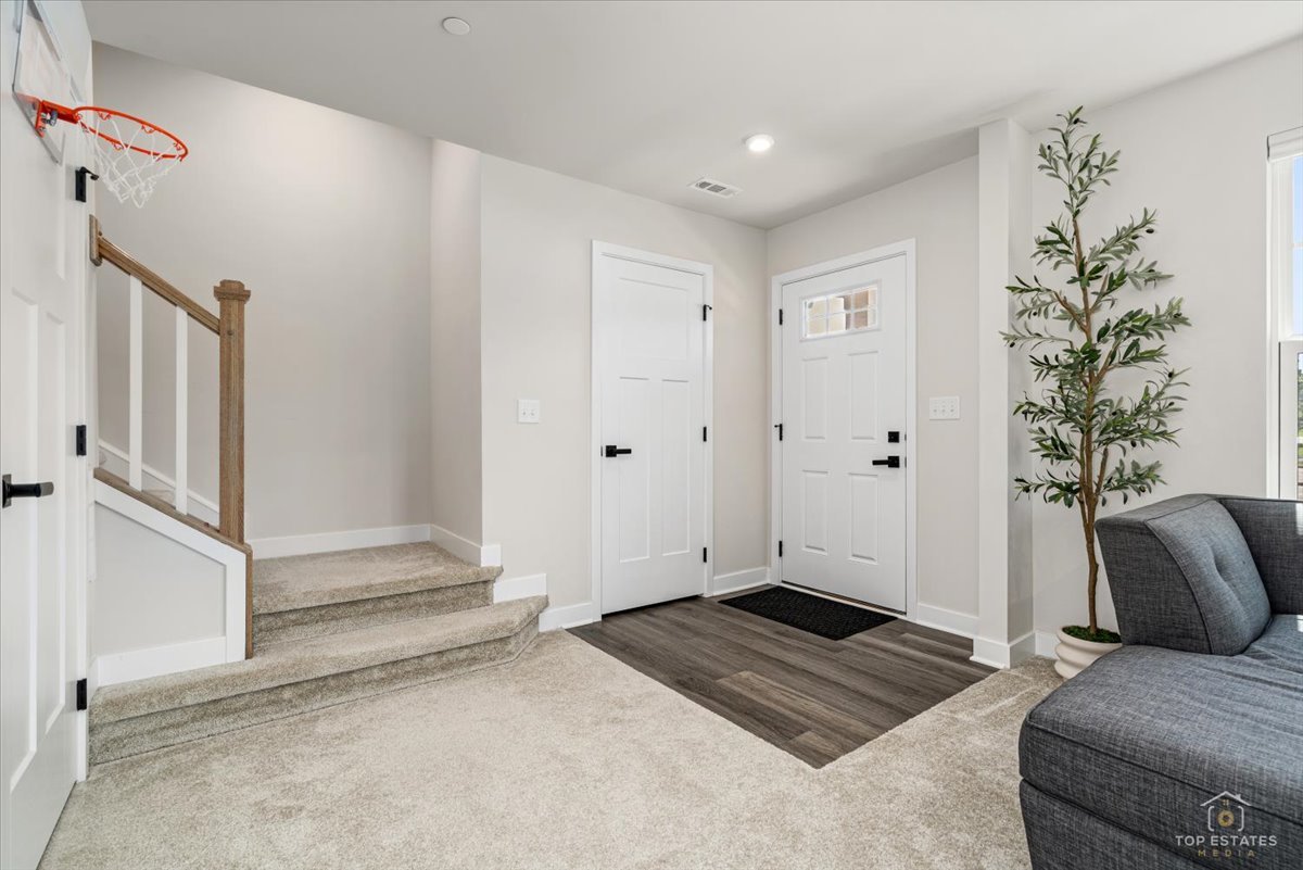 197 Canterbury Way Lake Zurich IL 60047