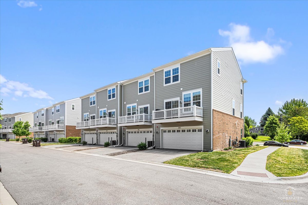 197 Canterbury Way Lake Zurich IL 60047