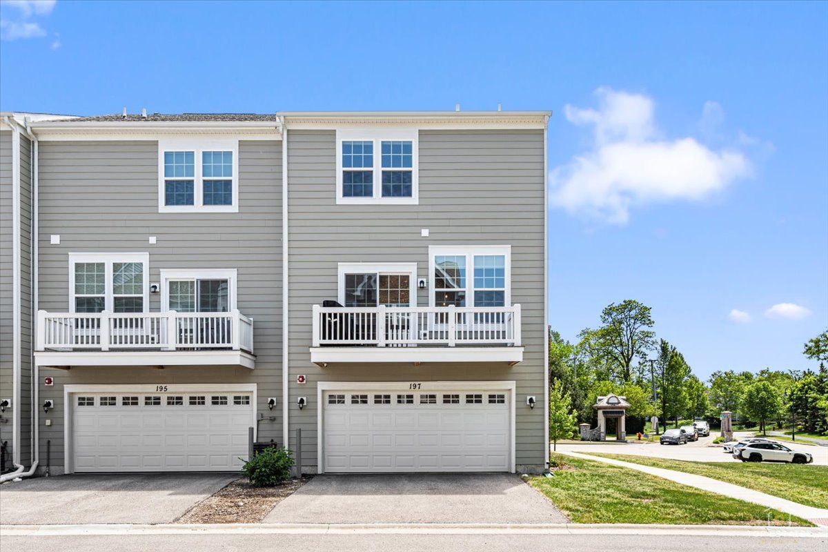 197 Canterbury Way Lake Zurich IL 60047