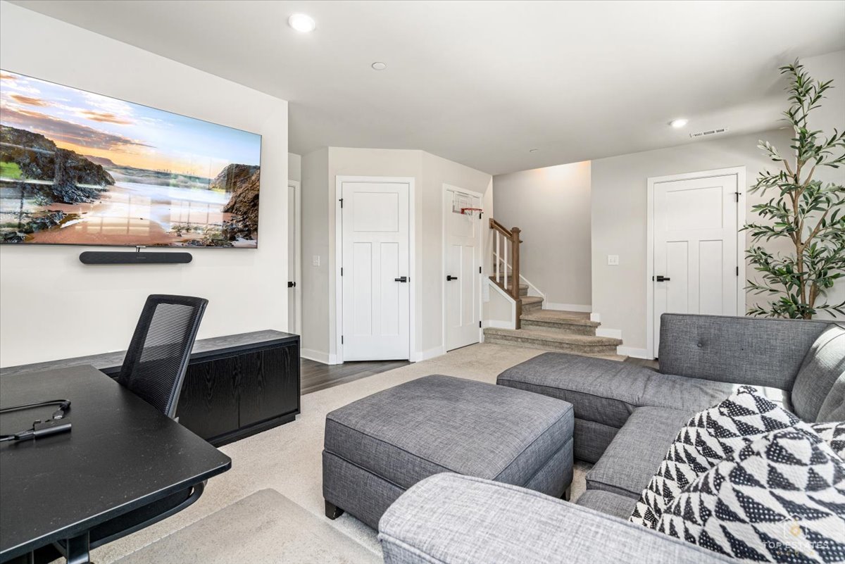 197 Canterbury Way Lake Zurich IL 60047