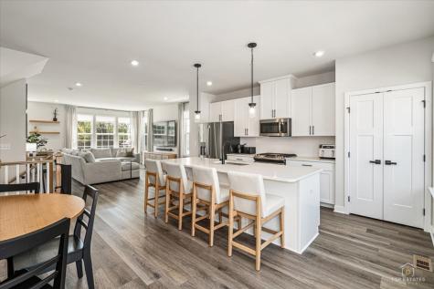 197 Canterbury Way Lake Zurich IL 60047